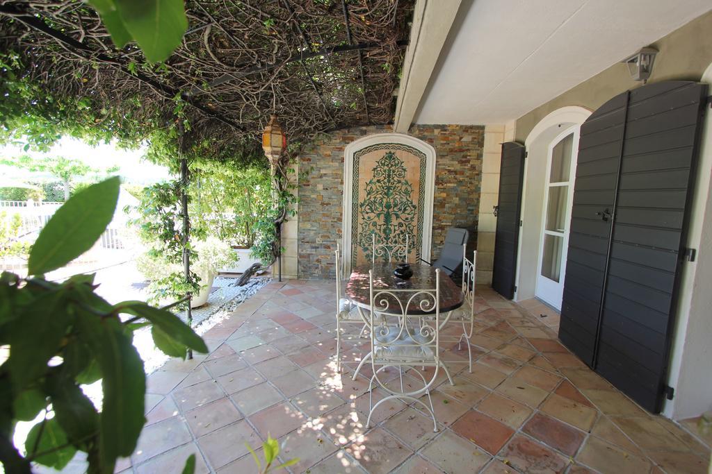 Gasthaus La Bastide Saint Anne Exterior foto